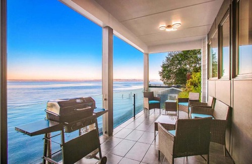 Rollingbay House | Waterfront Haven with Spectacular View in Bainbridge