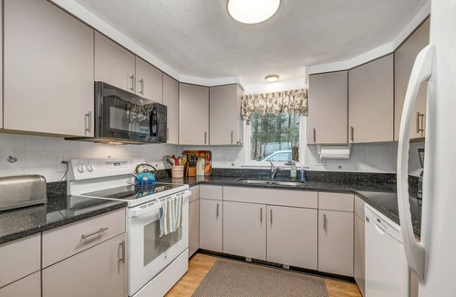 Meredith House | Waterfront home sleeping 10 located on Cummings Cove on Lake Winnipesaukee