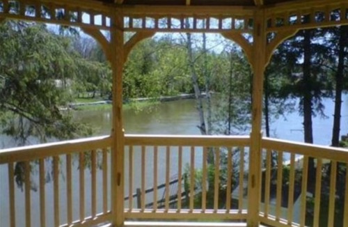 Wasaga Beach House | Waterfront in Wasaga Beach (on the Nottawasaga River) any season - 30 night min