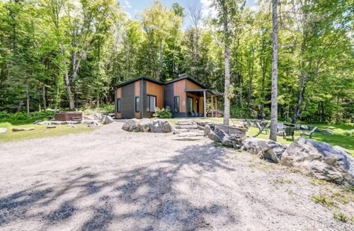 Cheneville Cottage | Waterfront Luxury chalet II-Lac Simon