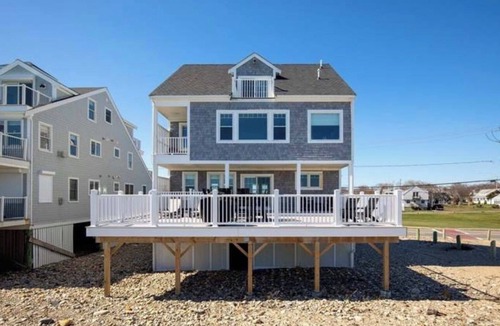 Brant Rock House | Waterfront Marshfield Retreat with Direct Beach Access
