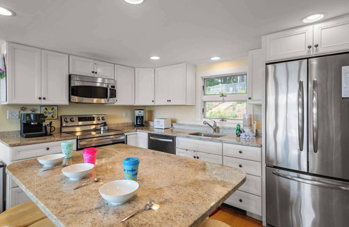 South Dennis House | Waterfront on Follins Pond!
