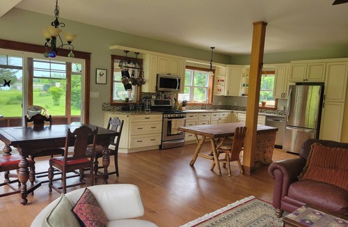 Westport House | Waterfront Retreat-Hot Tub & Sauna 10 min walk to downtown shops and restaurants