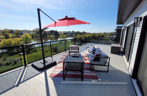 Casselman House | Waterfront Retreat - South Nation River