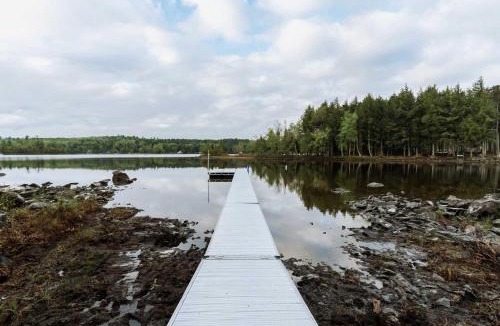 Bowerbank House | Waterfront Sebec Lake Home w/Yard + Fire Pit