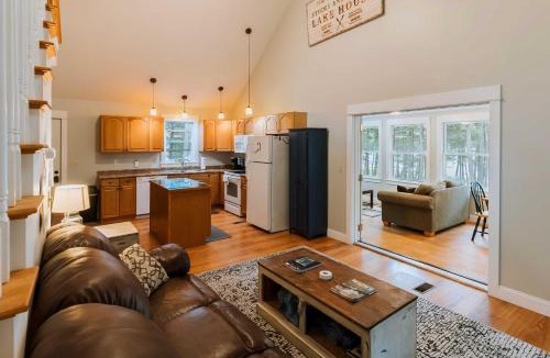 Bowerbank House | Waterfront Sebec Lake Home w/Yard + Fire Pit