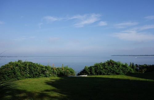 Portsmouth Cottage | Waterfront - secluded beachfrontnlast min. deal 10% off 8/23 to 8/30.