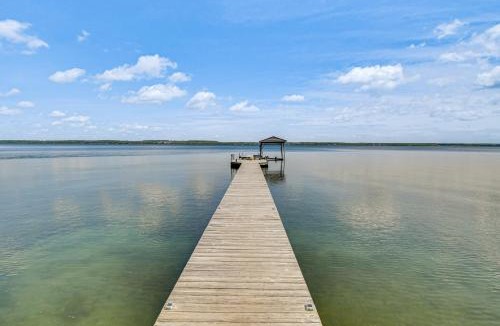 Geneva House | Waterfront Seneca Lake House: Fire Pit + Boat Dock
