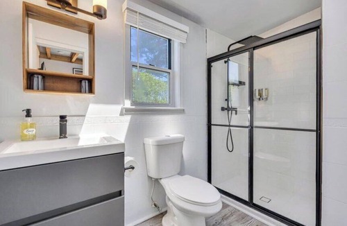 Hampton Bays Hotel | Waterfront studio and more in a Boutique Hotel, Heart of Hampton Bays,.