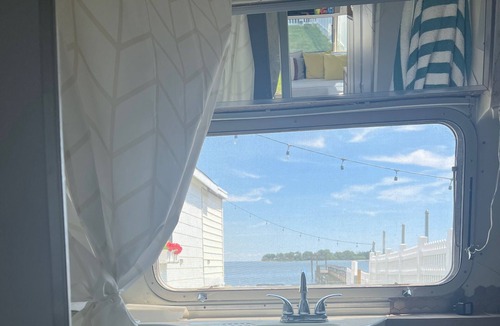 Usmma House | Waterfront Vintage Airstream on City Island in the Bronx - 25 mins to midtownNYC