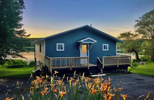 Cortland House | Waterfront with amazing view and hot tub