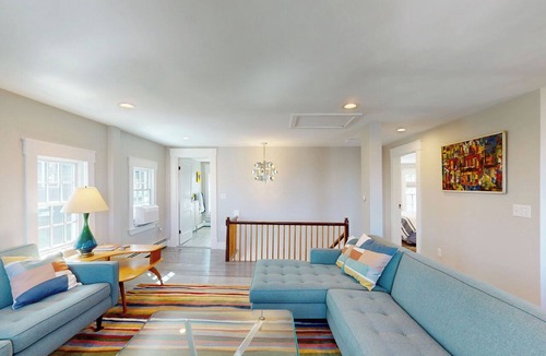 Provincetown Condo | WaterView Cottage, West End-Steps to Beach , Prv Deck & Garden, Internet, Pkg