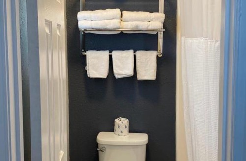 Hampton Hotel | Ways Motel