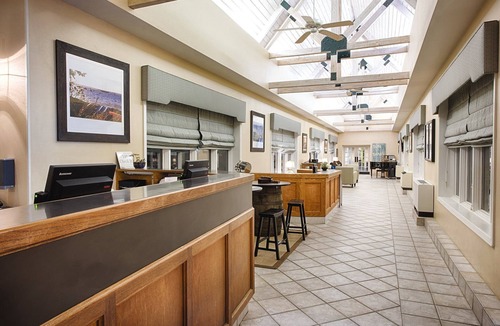 The Point Condo | Weather-Proof 2025 MEMORIAL DAY in Newport - EZ2Book! Guaranteed Dates!