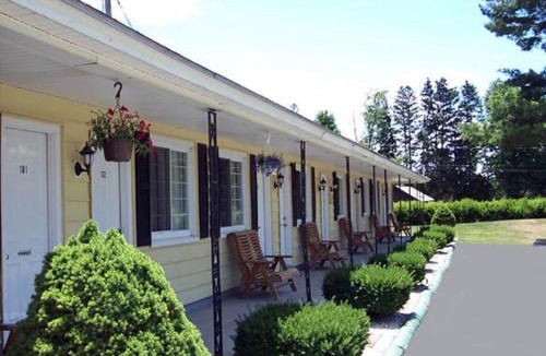 Lanesborough Hotel | Weathervane Motel Lanesboro