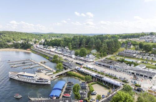 Weirs Beach House | Weirs Beach Cottage - Lake Winnipesaukee Escape
