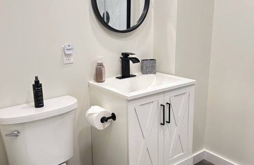Eastern Vermont Apartment | Welcome to Artistic Charm