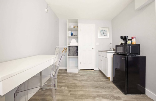 Bay Village Apartment | Welcome to Boston! Book Now