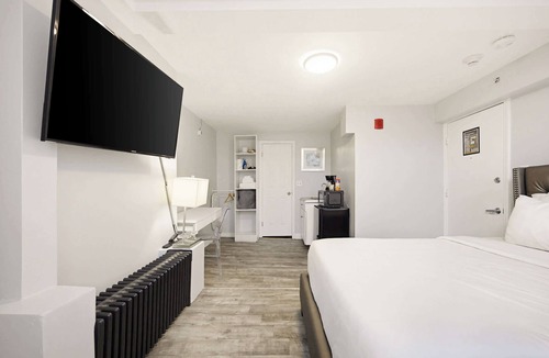 Bay Village Apartment | Welcome to Boston! Book Now