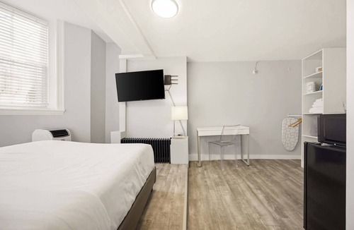 Bay Village Apartment | Welcome to Boston! Book Now