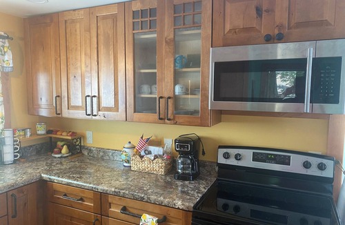 Earlville Cottage | Welcome to Crystal Beach @ the bay.