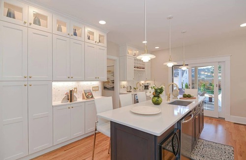 West New Haven Villa | Welcome to Dove Haven — a peaceful and stylish retreat in the heart of Westville. Relax in the private hot tub, enjoy cozy sun-filled spaces, and walk to charming cafés, top restaurants, and beautiful Edgewood Park. Minutes from Yale and downtown.