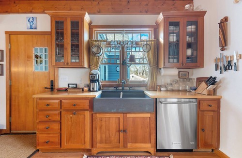 York Harbor House | Welcome to Feel The Breeze! New Rental in York!