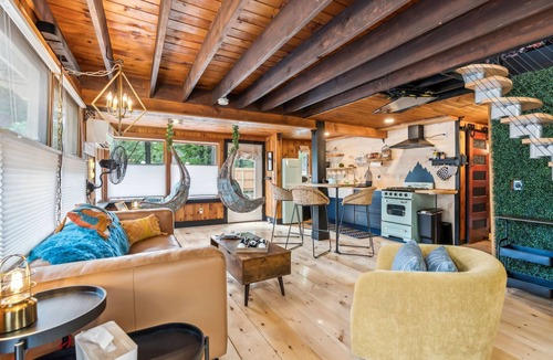 West Newfield Cabin | Welcome to THE NEST, HotTub/Sauna/Rock Haven Lake access