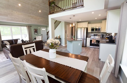 Holcomb Ski Chalet | Welcome to Twin Creeks. Private Chalet with hot tub - 11 minute to Bristol Mtn!