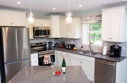 Holcomb Ski Chalet | Welcome to Twin Creeks. Private Chalet with hot tub - 11 minute to Bristol Mtn!