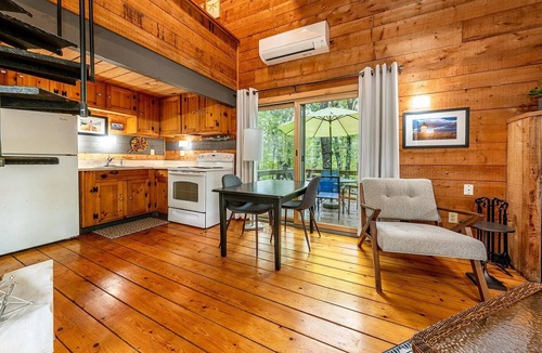 Wellfleet Cottage | Welcome to Wellfleet! Classically Modern, Woodsy and Serene.