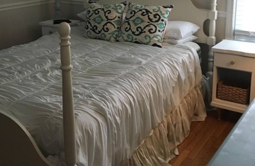 Hyannis House | Welcome! WEEKLY rentals (Saturday-Saturday) for Summer 2023 are now available!