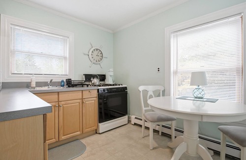 Northport Apartment | Welcoming 1 bedroom apartment in beautiful harbor village.