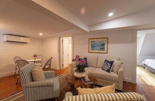 Oak Bluffs Condo | Welcoming 2-bedroom, 1-bath condo, AC in Oak Bluffs on Circuit Ave. 2nd floor.