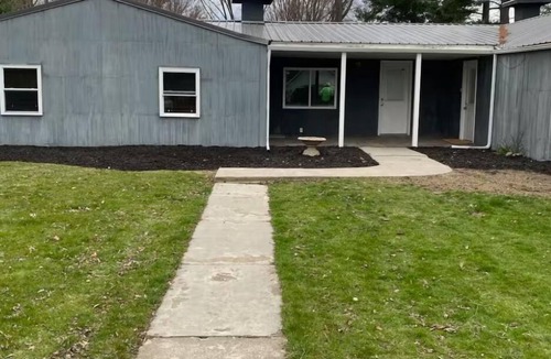 Warren House | Welcoming 3-bedroom House - Howland Warren OH