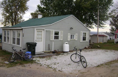 Malletts Bay Cabin | Welcoming 3-bedroom cottage in charming Colchester for your getaway
