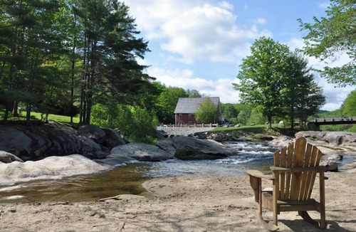 Cavendish House | Welcoming 4 Bedroom River Home in Cavendishn12 Minutes From Okemo Mountain.
