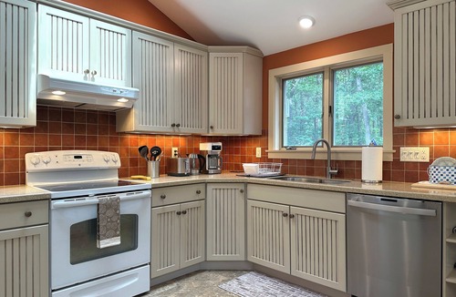 Wellfleet House | Wellfleet Oceanside, Walk to Duck Pond