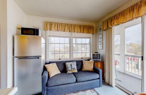Wells Apartment | Wellington Manor 240