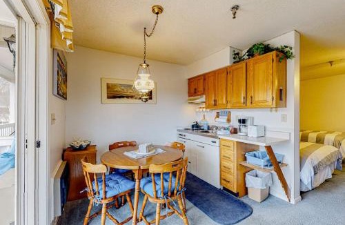 Wells Apartment | Wellington Manor 240