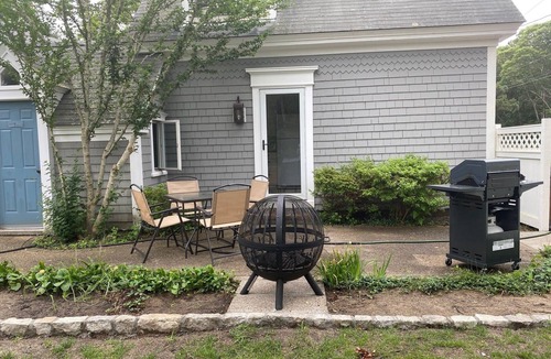 Northwest Harwich House | West Harwich- Cozy Cape House walking distance to Dennis Port & Bell's Neck path