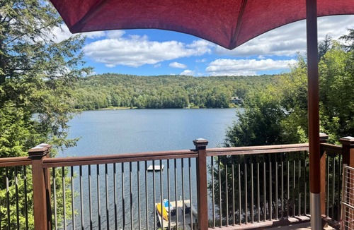 Wilmington House | West Lake Cottage Lake Raponda Cottage- Dock, Kayaks, Paddleboard
