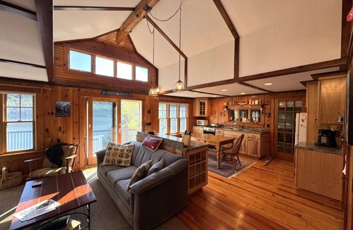 Wilmington House | West Lake Cottage Lake Raponda Cottage- Dock, Kayaks, Paddleboard