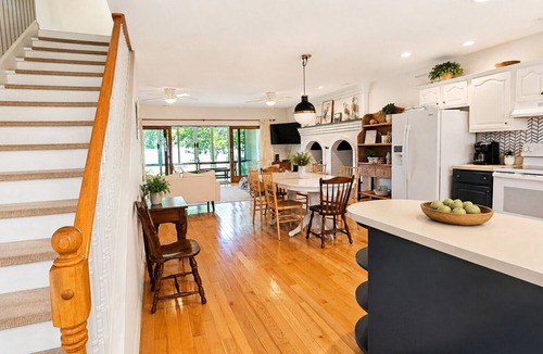 Shady Side House | West River Waterfront Escape with Boat Lift, Kayaks & Bay Views