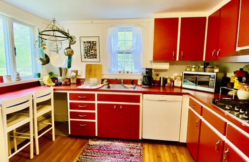 West Tisbury House | West Tisbury home Walk to Beach and Pond