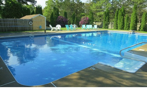 West Tisbury House | WEST TISBURY QUIET CLOSE TO TOWN AND BEACH