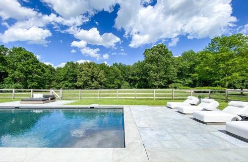 Town of Washington House | Whimsy Woods - 14 Acre Millbrook Estate with Pool