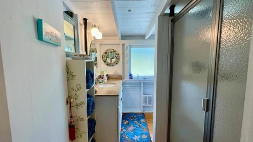 Spruce Head House | Whispering Spruces; Cozy Studio with Queen Bed & W