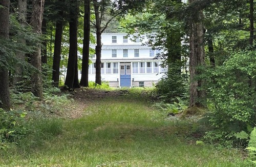 Town of Grafton House | White Lily Lodge 50 acre estate with private lake