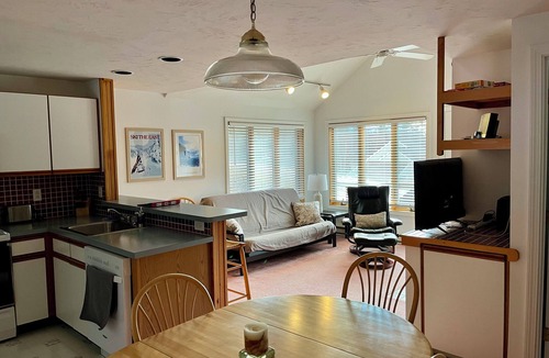 Thornton House | White Mountain Retreat Base Camp for Skiing,Hiking, Biking and River fun!
